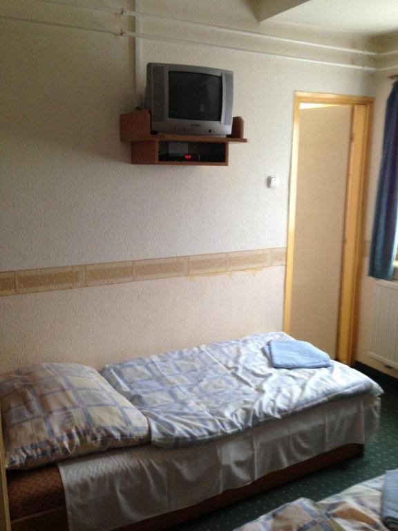 Panorama Panzio Bed & Breakfast Tatabanya Exterior photo